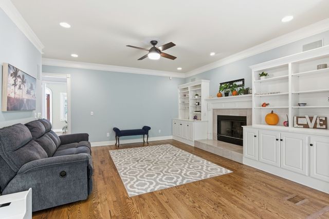 9404 Smithson Ln, Brentwood, TN 37027