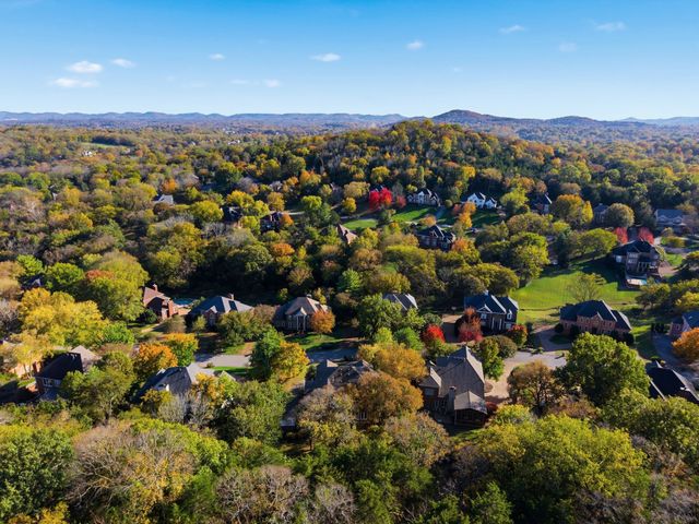 9404 Smithson Ln, Brentwood, TN 37027