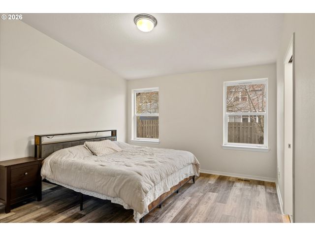 2985 OXFORD St, Woodburn, OR 97071