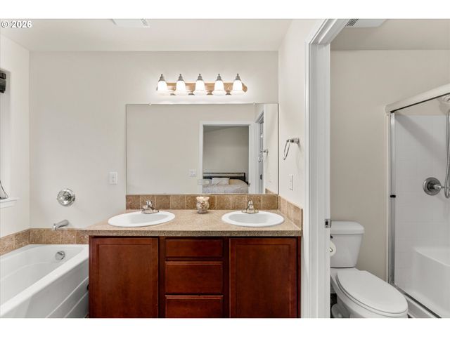 2985 OXFORD St, Woodburn, OR 97071