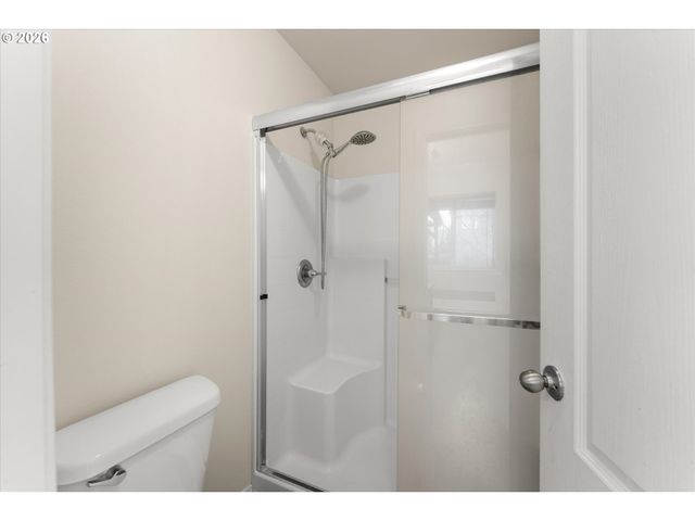 2985 OXFORD St, Woodburn, OR 97071