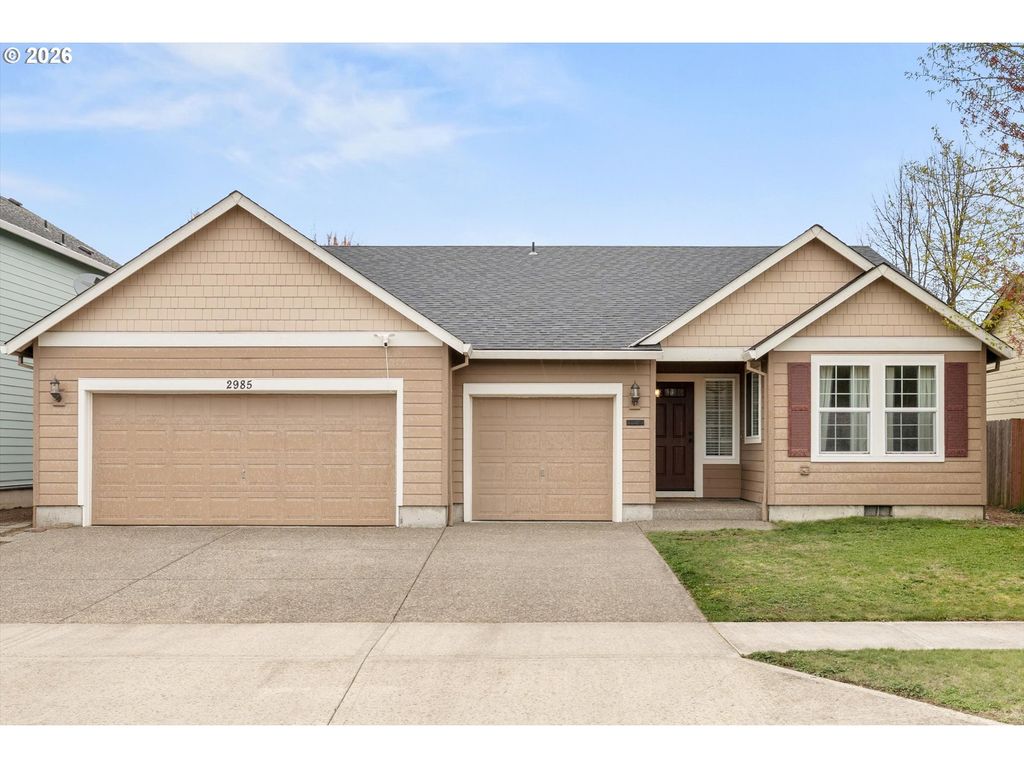 2985 OXFORD St, Woodburn, OR 97071