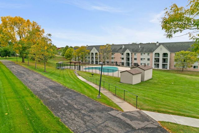 4350 Trenton Lane N 315, Plymouth, MN 55442