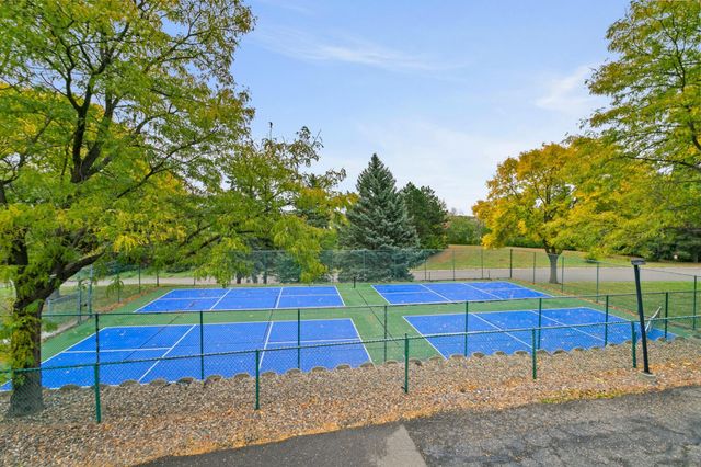 4350 Trenton Lane N 315, Plymouth, MN 55442