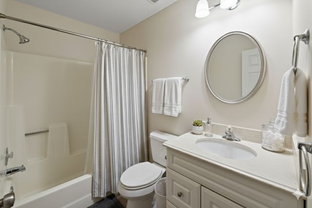 4350 Trenton Lane N 315, Plymouth, MN 55442