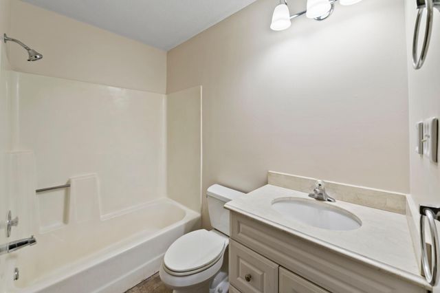 4350 Trenton Lane N 315, Plymouth, MN 55442