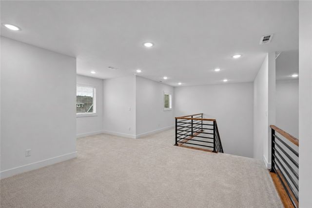 2710 S 20th Street, Rogers, AR 72758