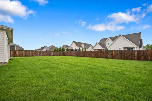 2710 S 20th Street, Rogers, AR 72758