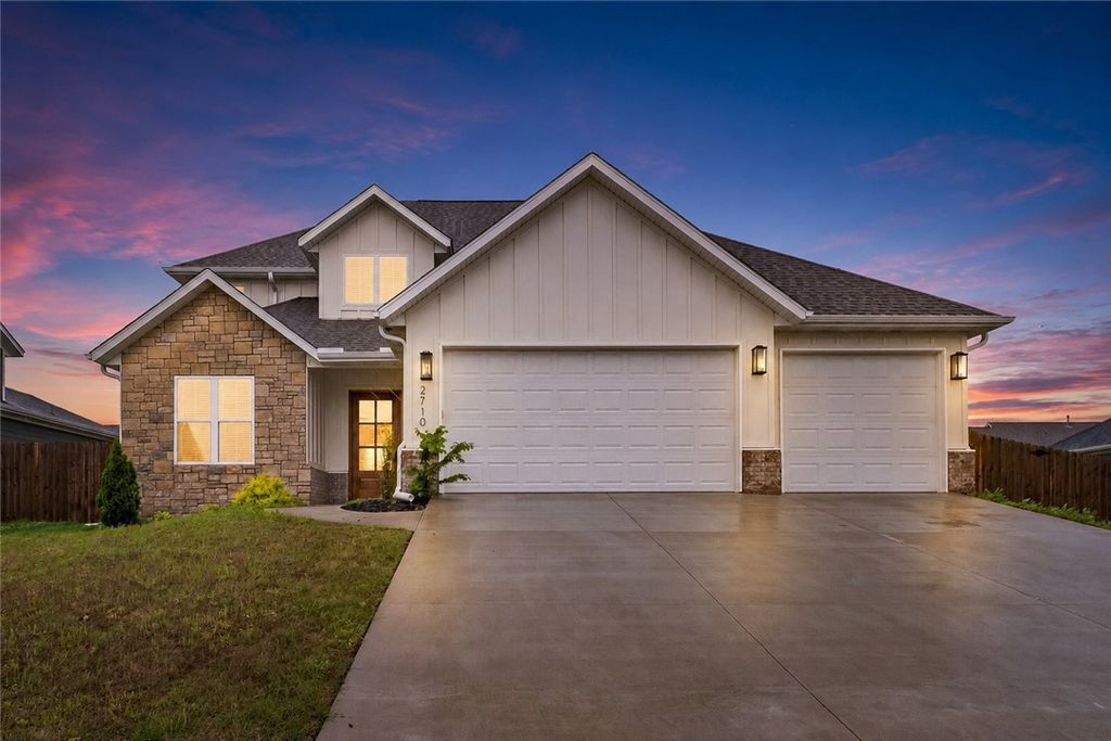 2710 S 20th Street, Rogers, AR 72758