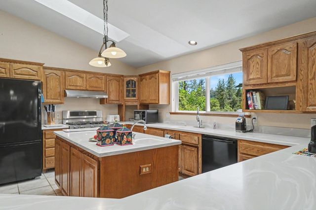 18299 W Clinton Road, Jackson, CA 95642