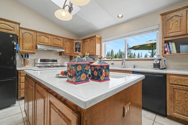 18299 W Clinton Road, Jackson, CA 95642