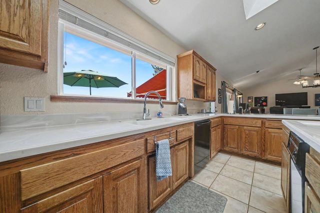 18299 W Clinton Road, Jackson, CA 95642
