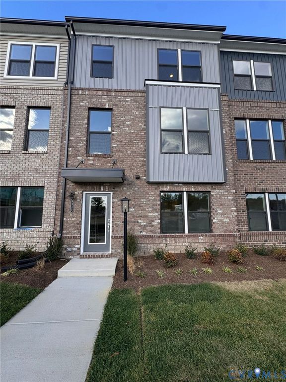 9935 Golden Trout Ln, Glen Allen, VA 23060