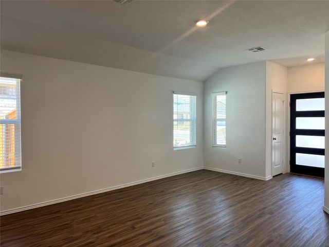 115 Canley LOOP, Hutto, TX 78634