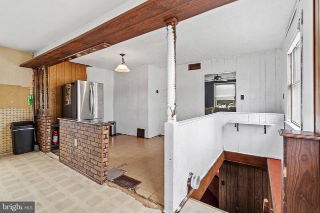 525 W RED BANK AVE, West Deptford, NJ 08096