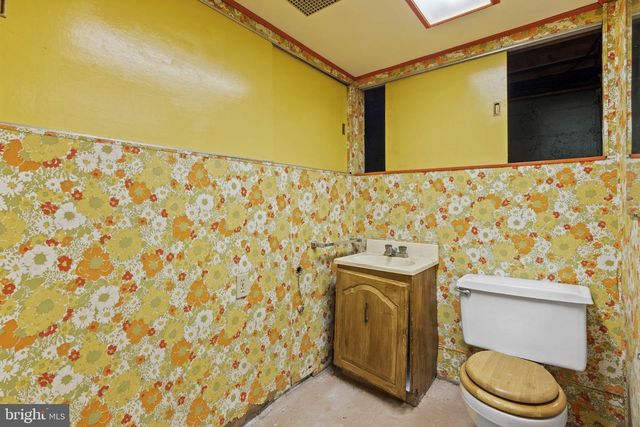 525 W RED BANK AVE, West Deptford, NJ 08096