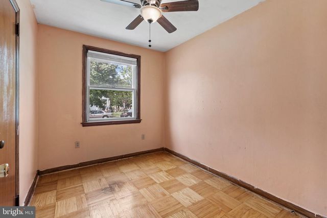 525 W RED BANK AVE, West Deptford, NJ 08096
