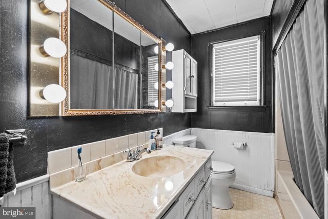 525 W RED BANK AVE, West Deptford, NJ 08096