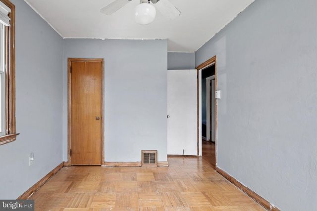 525 W RED BANK AVE, West Deptford, NJ 08096