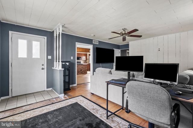 525 W RED BANK AVE, West Deptford, NJ 08096