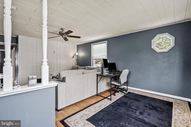 525 W RED BANK AVE, West Deptford, NJ 08096