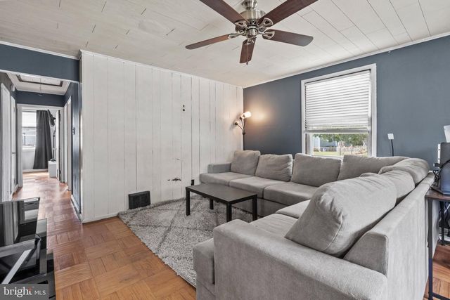 525 W RED BANK AVE, West Deptford, NJ 08096