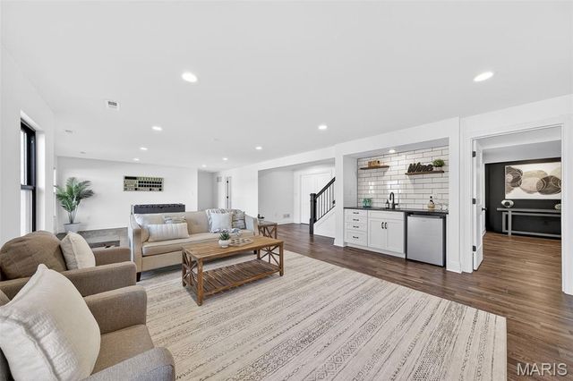 519 Stonewolf Creek Drive, Wentzville, MO 63385