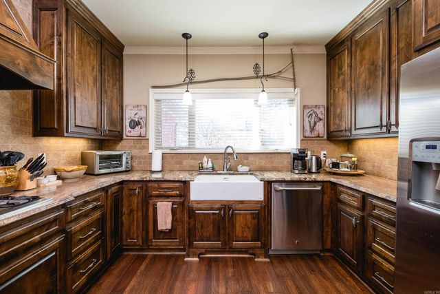 14500 Saint Michael Drive, Little Rock, AR 72211