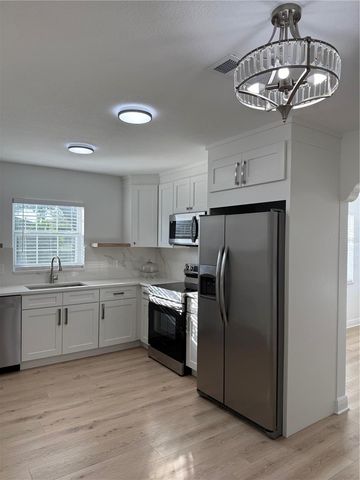 2924 W BRADDOCK STREET, Tampa, FL 33607