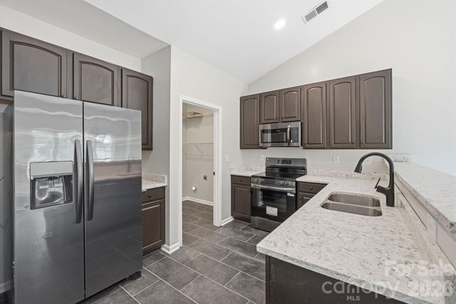 13409 Planters Walk Drive, Charlotte, NC 28278