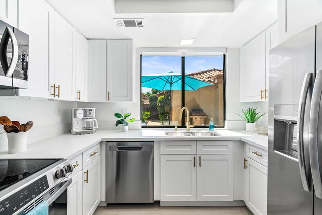 332 S Sierra Madre, Palm Desert, CA 92260