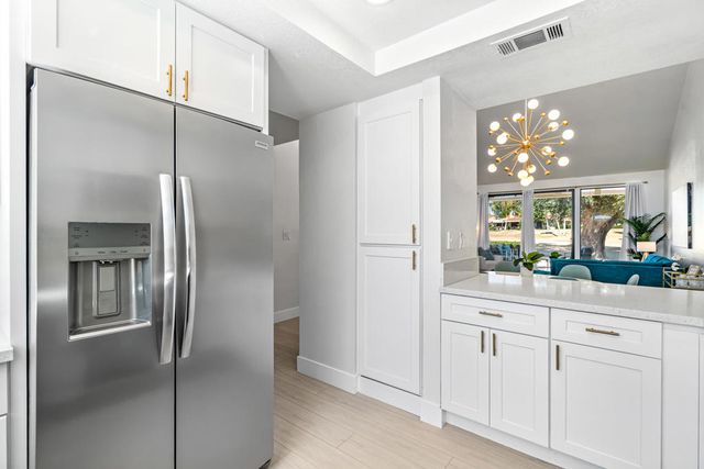 332 S Sierra Madre, Palm Desert, CA 92260