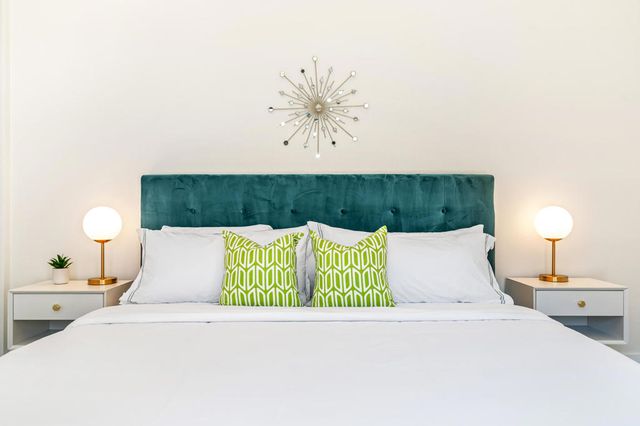 332 S Sierra Madre, Palm Desert, CA 92260