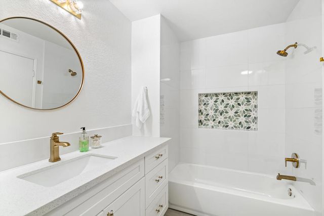 332 S Sierra Madre, Palm Desert, CA 92260