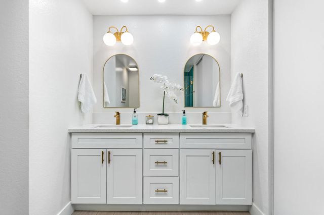 332 S Sierra Madre, Palm Desert, CA 92260