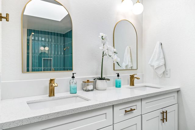 332 S Sierra Madre, Palm Desert, CA 92260