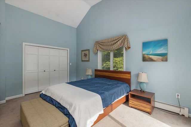 8 Homestead Drive, Raymond, NH 03077