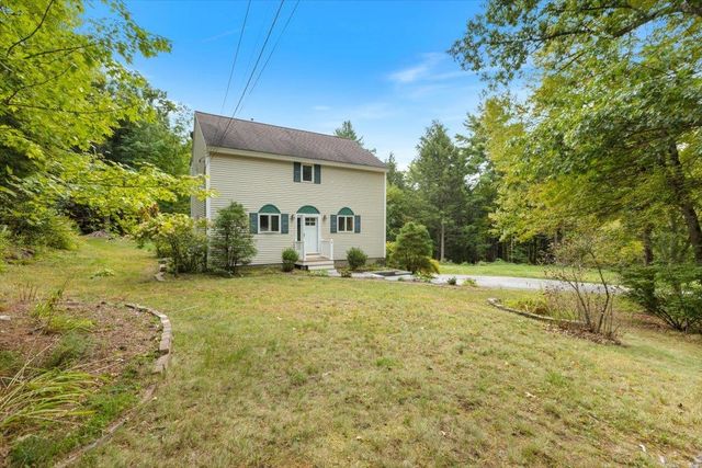 8 Homestead Drive, Raymond, NH 03077