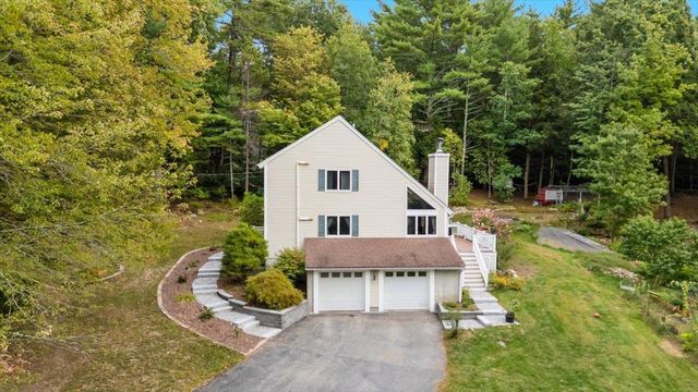 8 Homestead Drive, Raymond, NH 03077