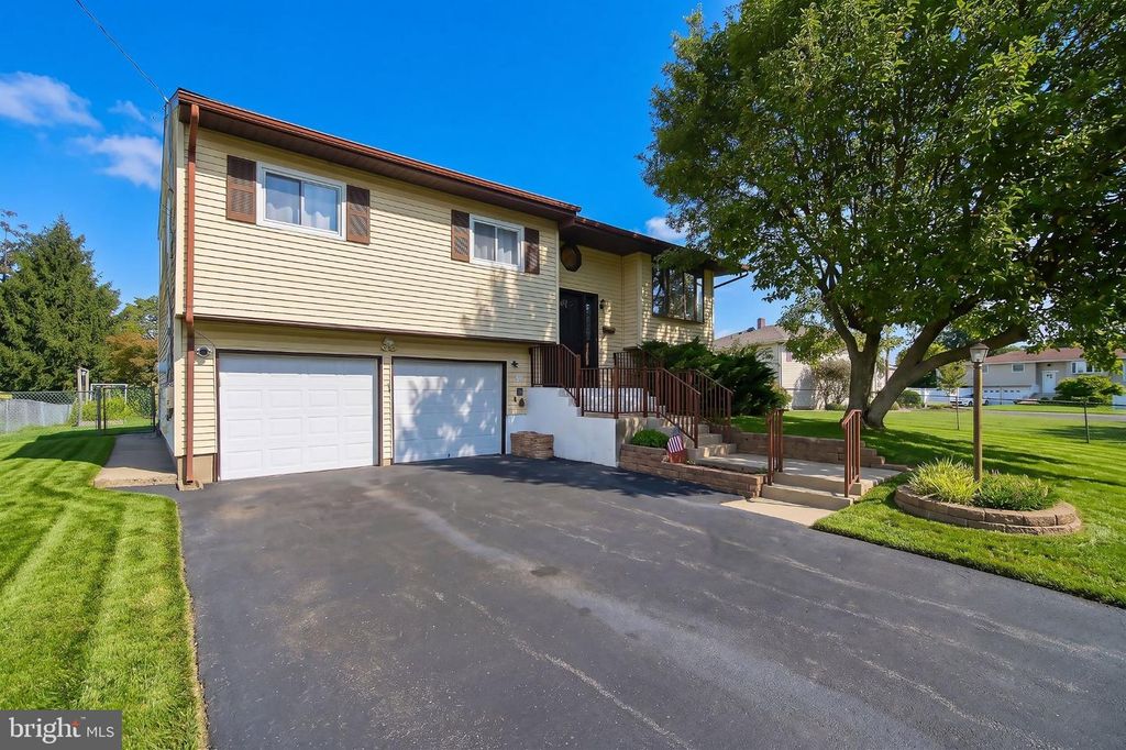 13 GARY DR, HAMILTON, NJ 08690 — photo 2