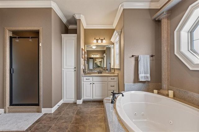 14600 S Mountain Road, Lowell, AR 72745