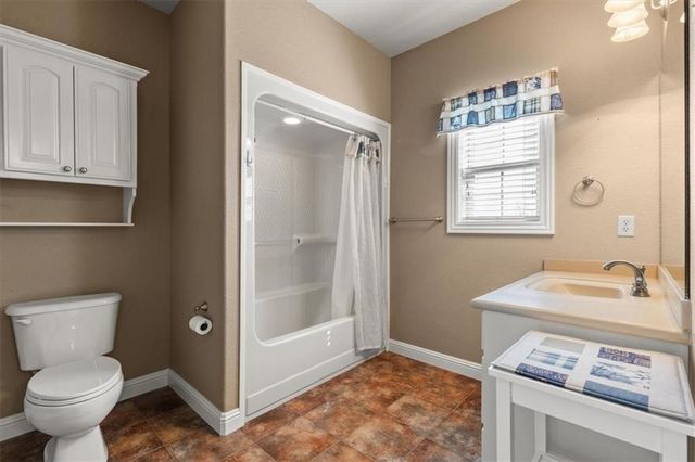 14600 S Mountain Road, Lowell, AR 72745