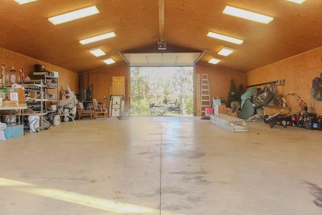 14600 S Mountain Road, Lowell, AR 72745