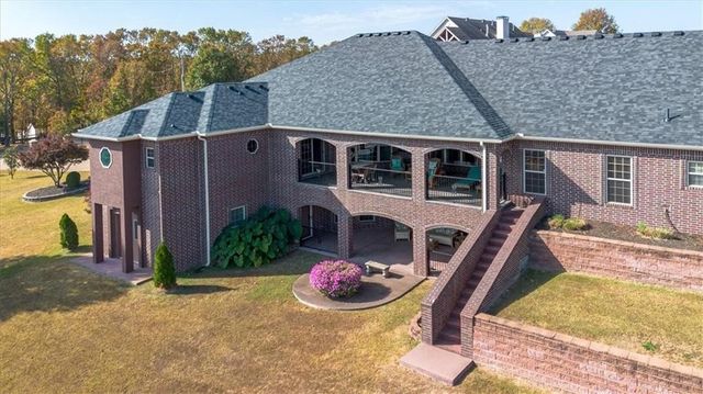 14600 S Mountain Road, Lowell, AR 72745