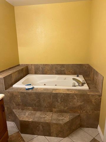 413 E Meredith Street, Marshall, TX 75670