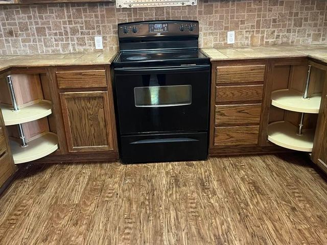 413 E Meredith Street, Marshall, TX 75670