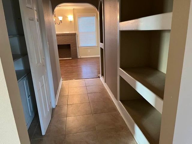 413 E Meredith Street, Marshall, TX 75670