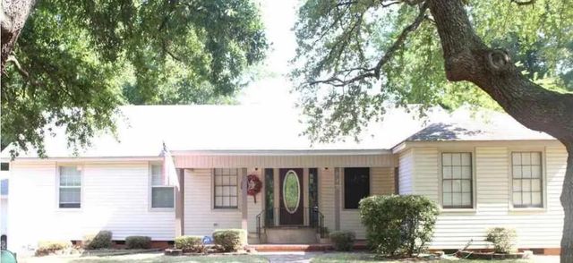 413 E Meredith Street, Marshall, TX 75670