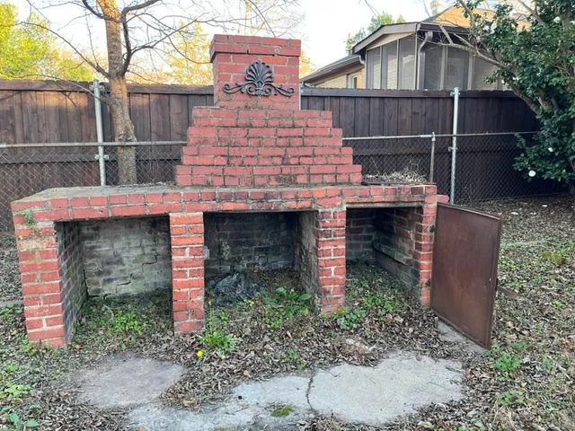 413 E Meredith Street, Marshall, TX 75670