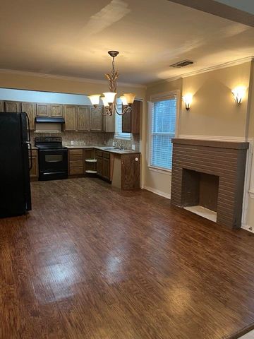 413 E Meredith Street, Marshall, TX 75670